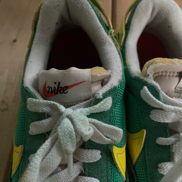 Nike Waffle Debut Vintage Stadium Green Opti Yellow DX2931-300 Women's Size 6 - Picture 3 of 10